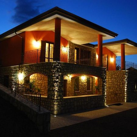 Pinus Rooms Benevento Bagian luar foto