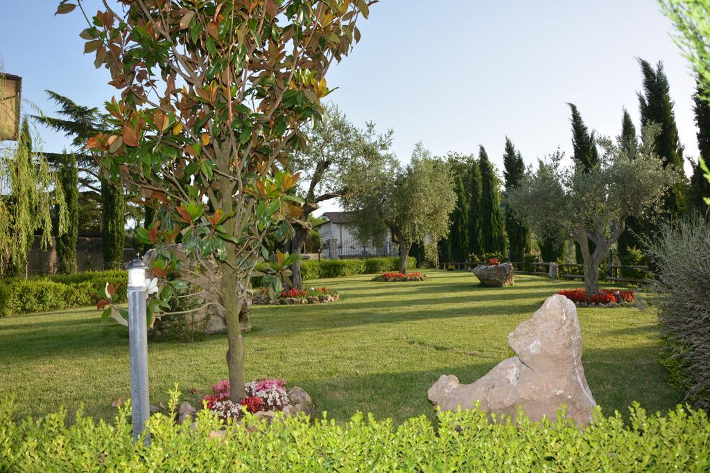 Pinus Rooms Benevento Bagian luar foto