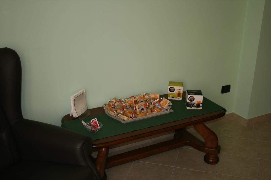 Pinus Rooms Benevento Bagian luar foto
