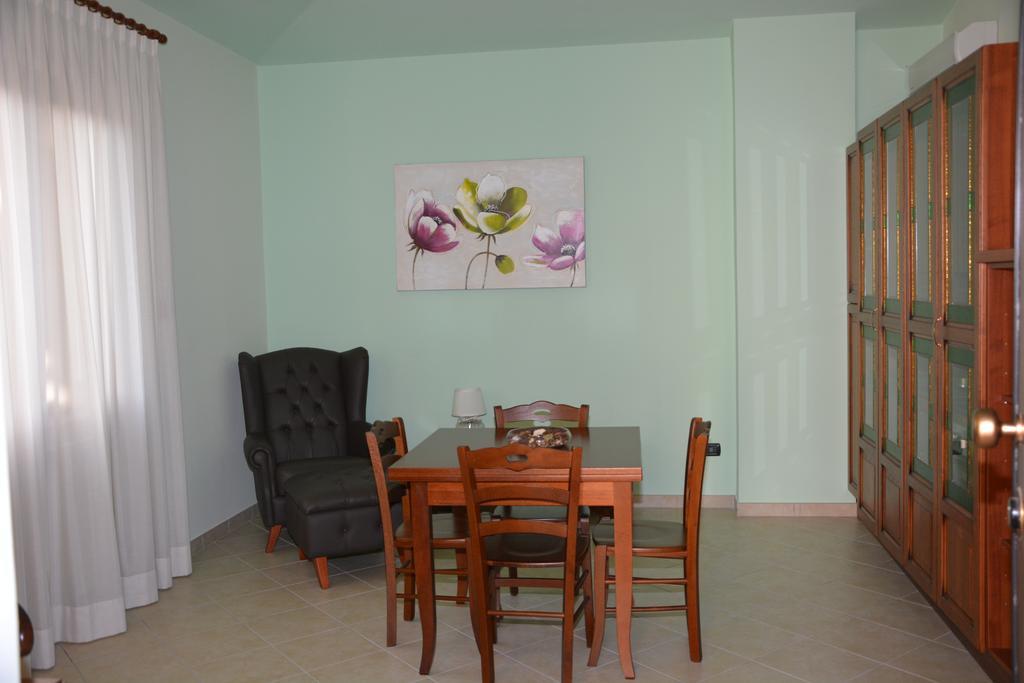 Pinus Rooms Benevento Bagian luar foto