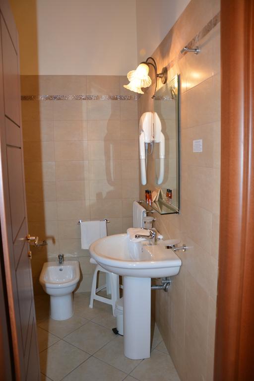 Pinus Rooms Benevento Bagian luar foto
