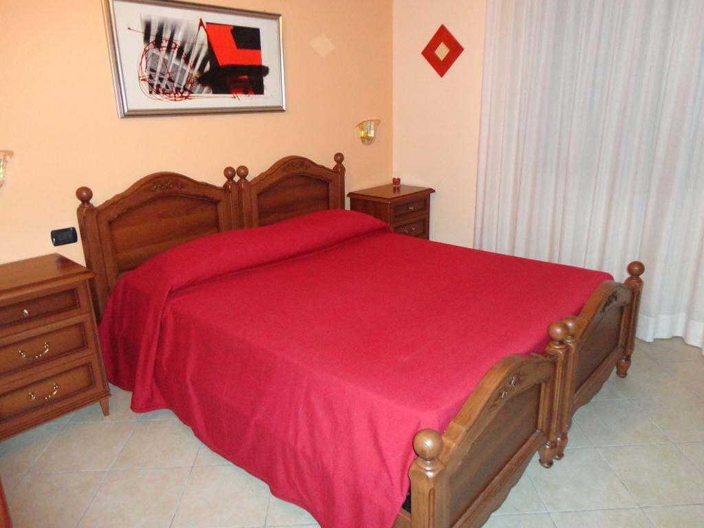 Pinus Rooms Benevento Ruang foto